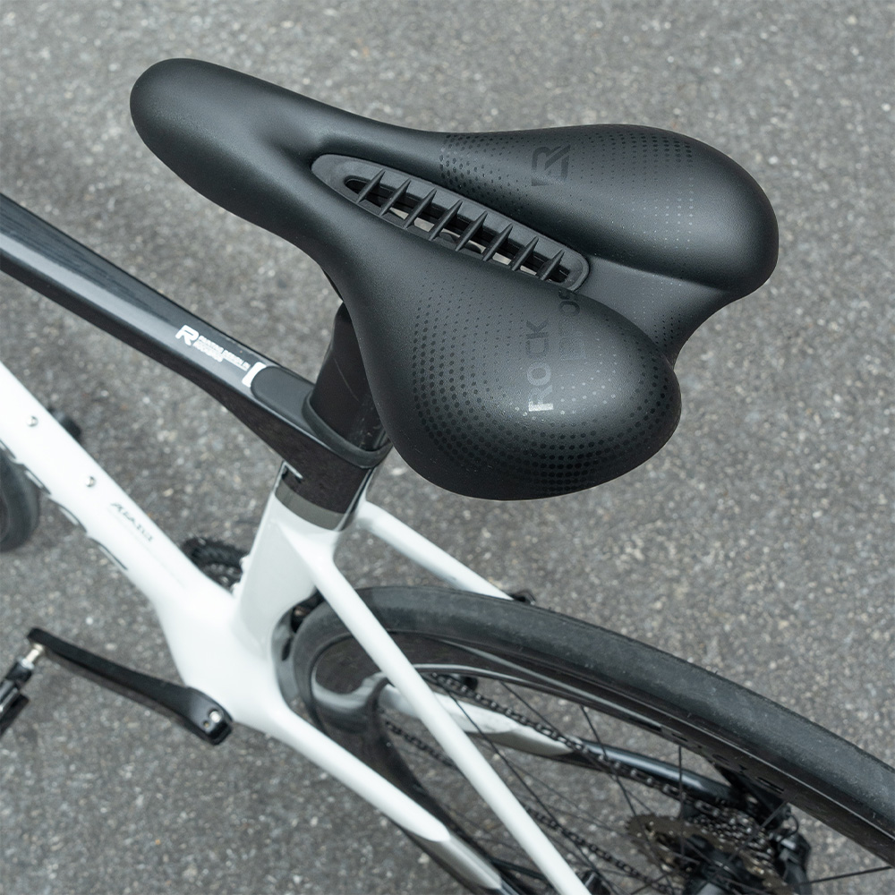 ROCKBROS 自転車 サドル 痛くない クッション 衝撃吸収 中空構造 撥水