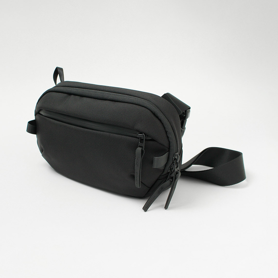 【極美品】Aer DAY SLING 3　 ボディバッグ 　 デイスリング 黒 Aer（エアー） 最大42% 5/13限定 Aer day sling 3 ボディバッグ ワン
