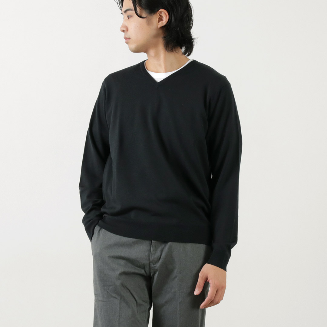 JOHN SMEDLEY（ジョンスメドレー） メリノウール 30ゲージ Vネック ニット MODER...