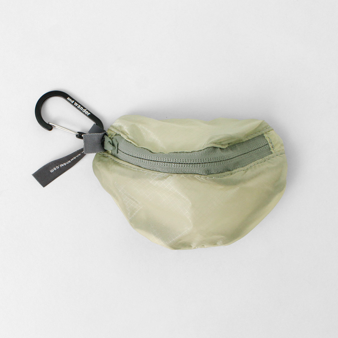 AND WANDER（アンドワンダー） シル ミニポーチ 撥水 / カラビナ 小物入れ | and wander | 01