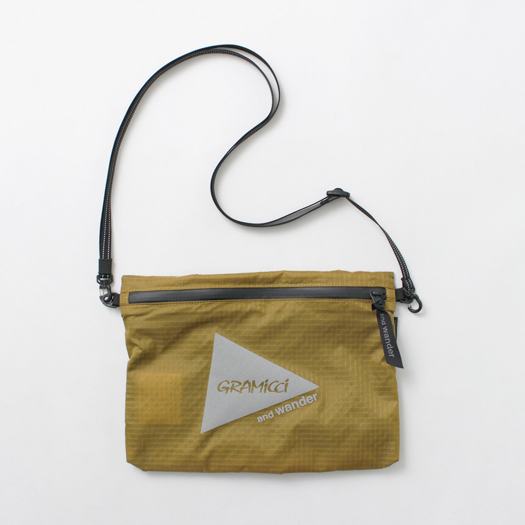 AND WANDER（アンドワンダー） グラミチ ナイロンサコッシュ / ポーチ 撥水 バッグ ナイロン アウトドア レジャー 肩掛け | and wander | 01
