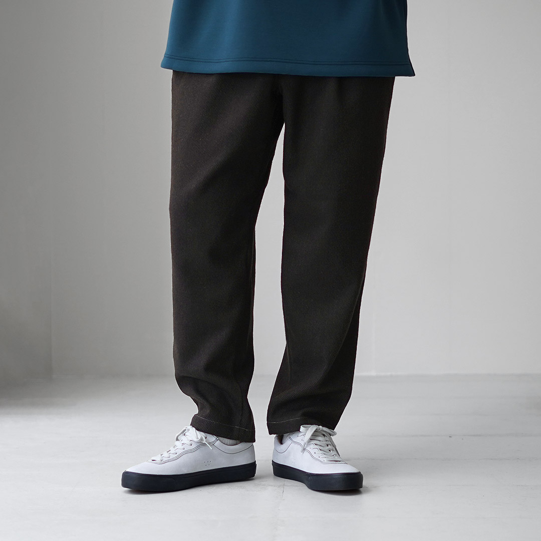 AND WANDER（アンドワンダー） リウール ツイード テーパードパンツ / メンズ イージーパンツ REWOOL tweed tapered pants | and wander | 01
