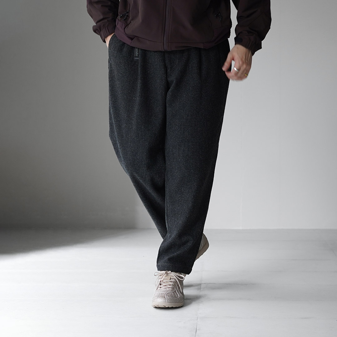 AND WANDER（アンドワンダー） リウール ツイード テーパードパンツ / メンズ イージーパンツ REWOOL tweed tapered pants | and wander | 02