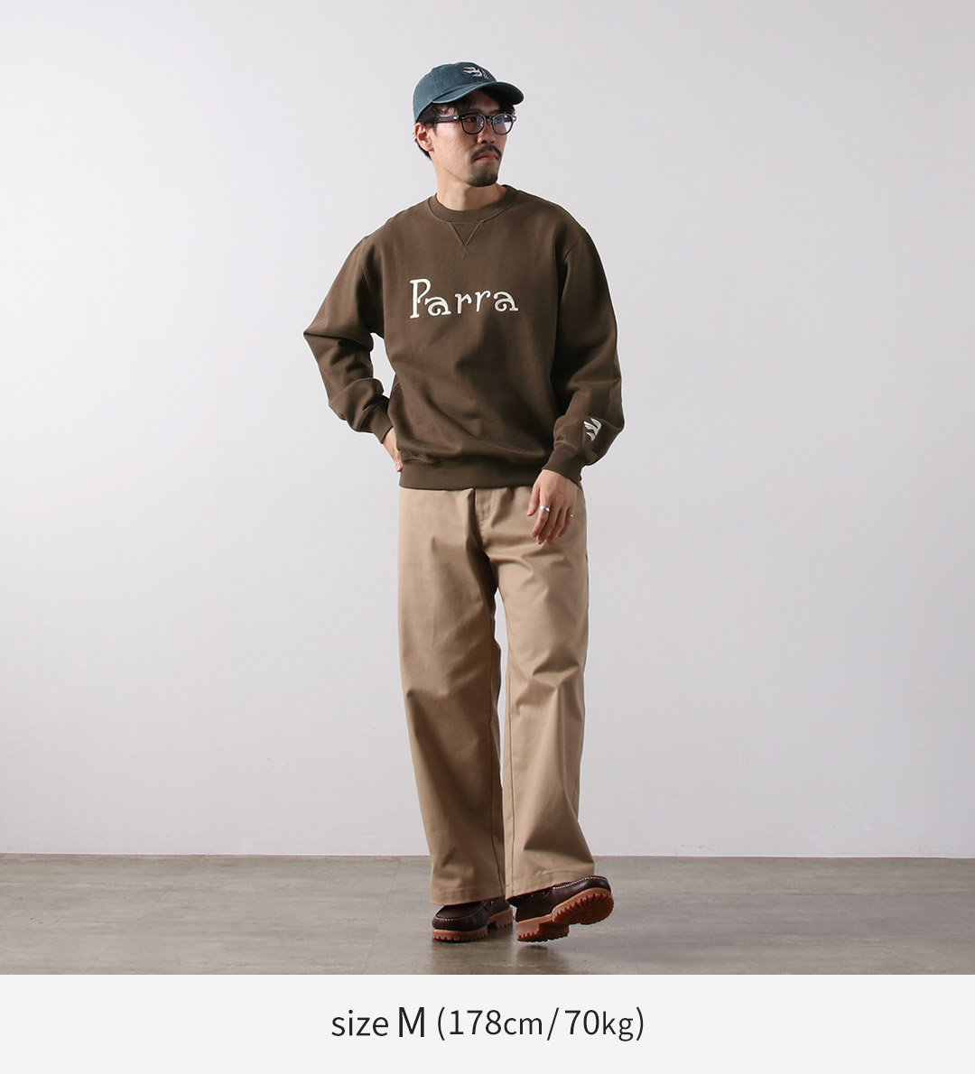 By Parra（バイパラ） ウィアード トラッド ロゴ クルーネック