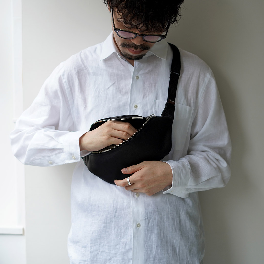 MR.OLIVE（ミスターオリーブ） スモール ボディバッグ イン