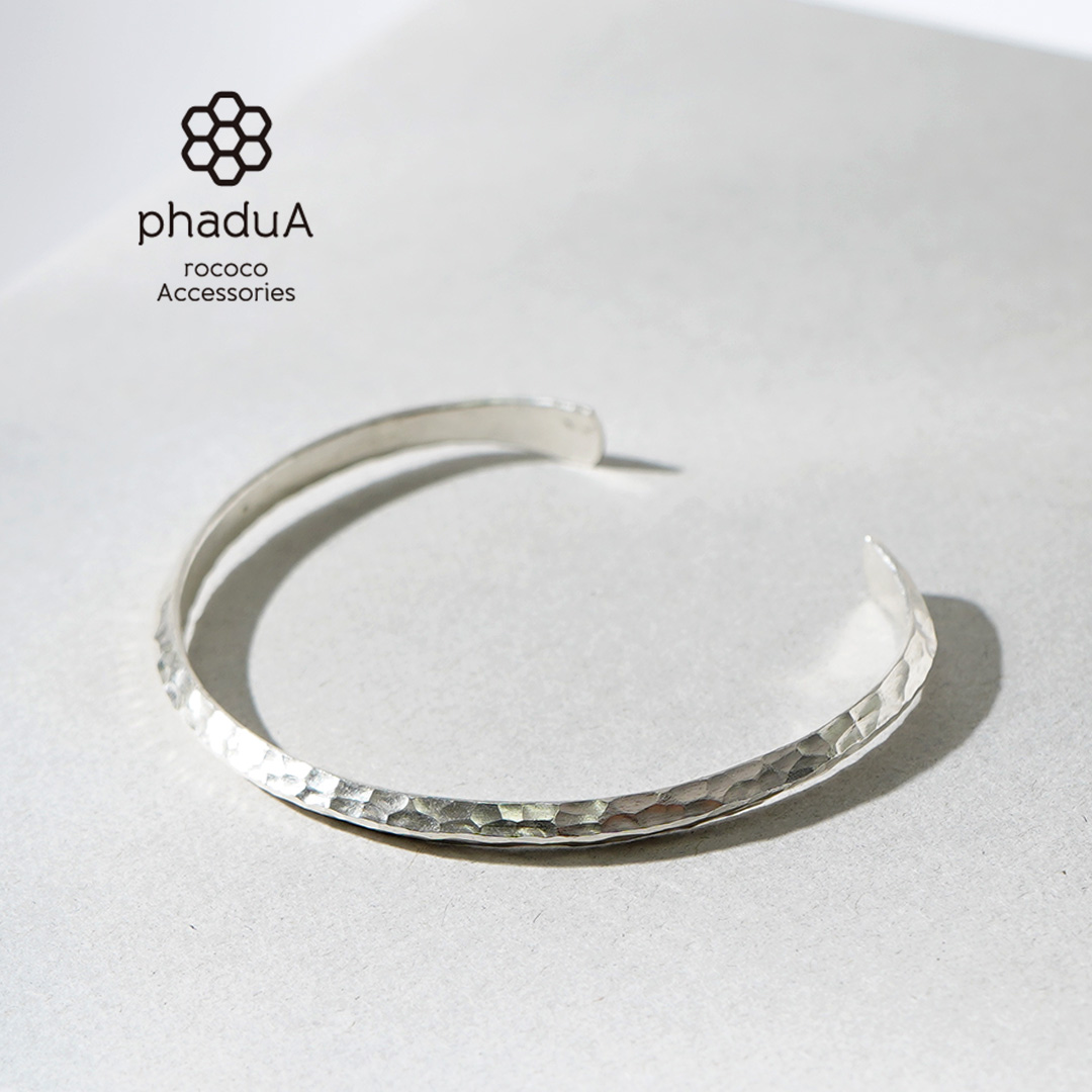 phaduA（パ・ドゥア） カレンシルバーバングル　ポイントセンターハンマードアイズ　鎚目（つちめ） / メンズ レディース カレンシルバー | 