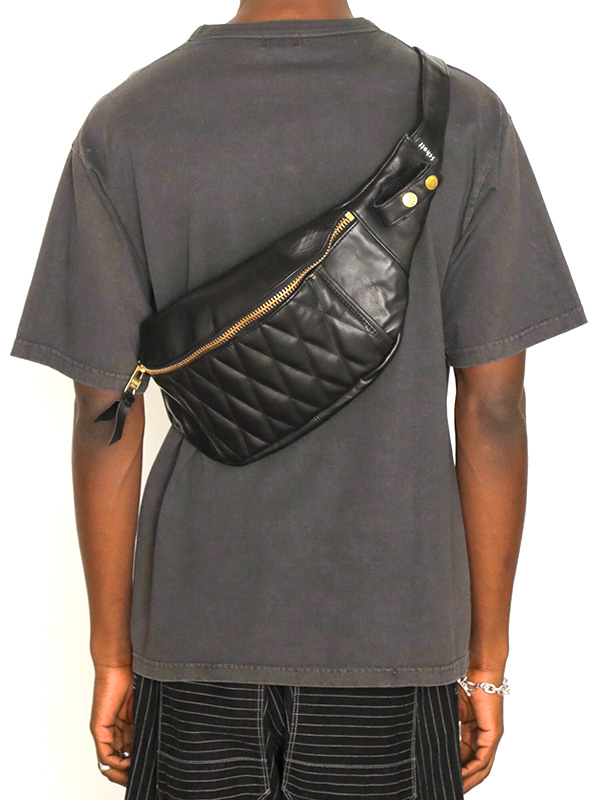 schottキルティング ボディバッグ ブラック 最終値下げ※schott ボディバッグ キルティング ブラック×ゴールド