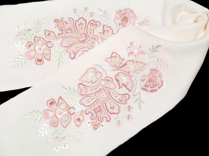 yurimama 様✨豪華な花々デザイン　高級刺繍半襟✨少々訳あり　日本製　新品 半衿 半襟 刺繍 フォーマル 正倉院 ギリシャ文様 オフホワイト
