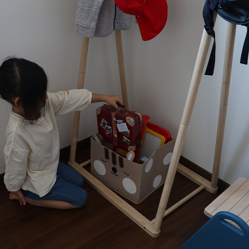 キッズ ハンガーラック 1台単品 ピンク色 / 全4色 天然木 高さ120cm 子供用 バッグ掛け コートハンガーHONY-CHの画像