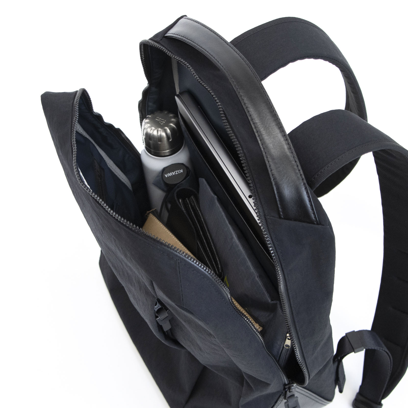 フロントポケット