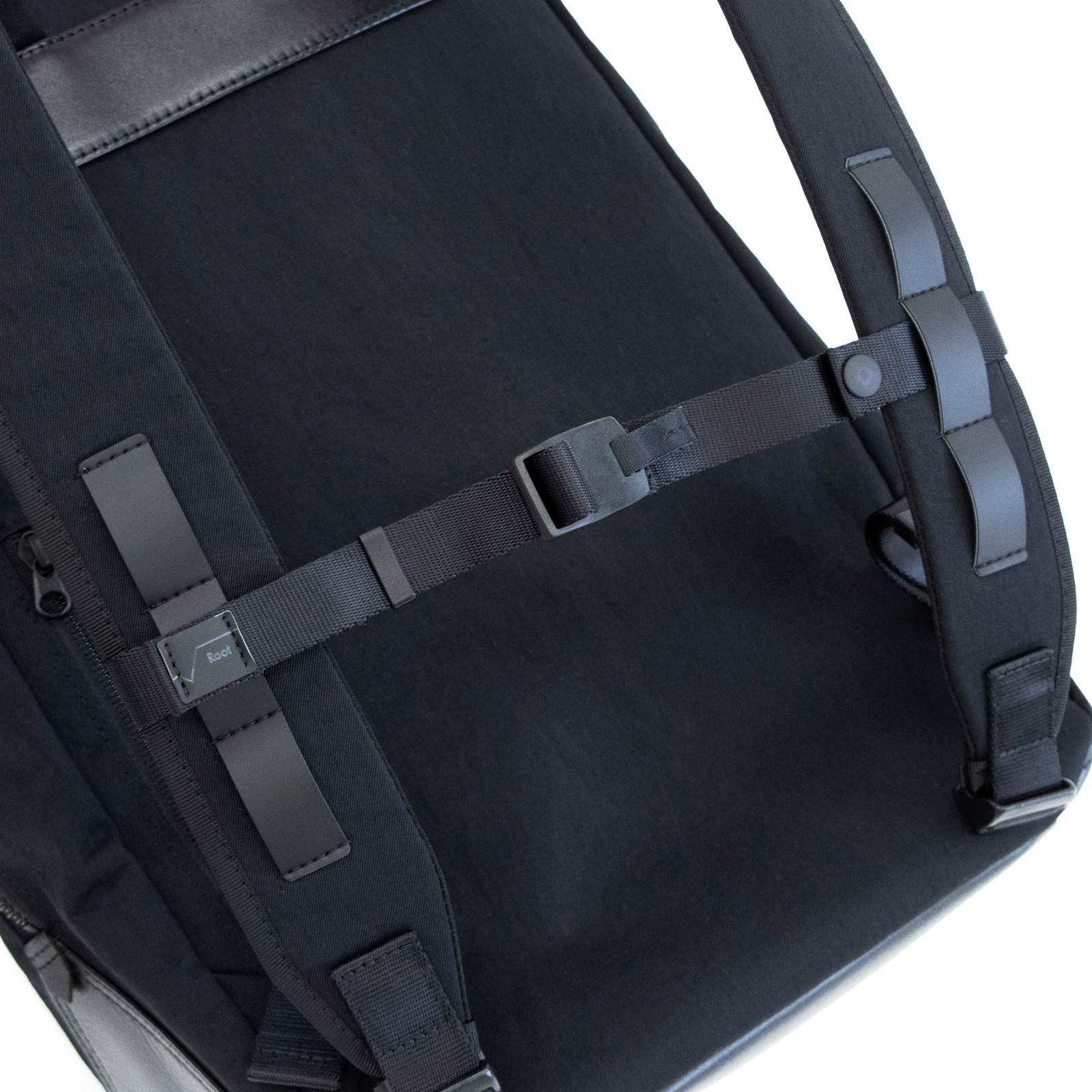 チェストストラップ