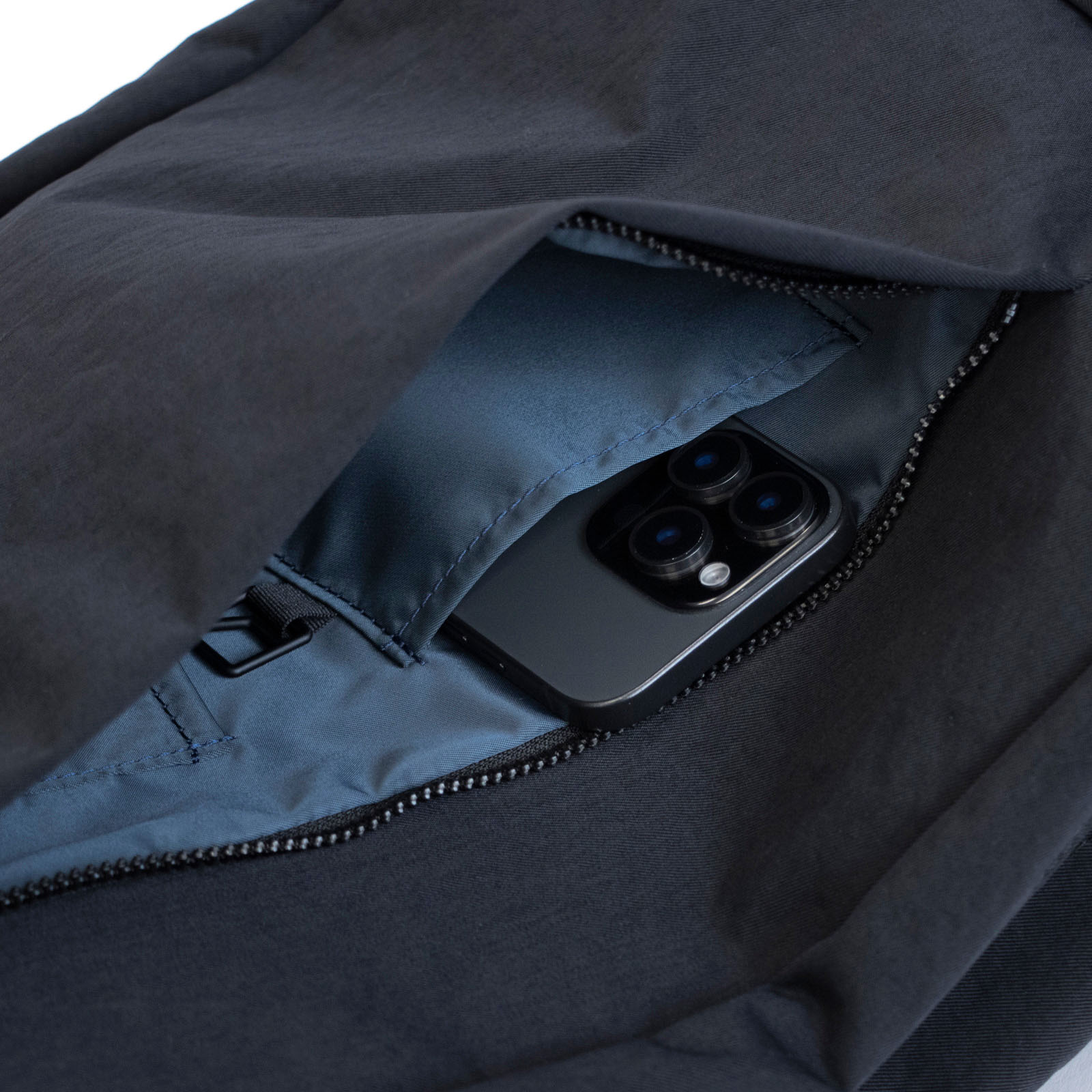 フロントポケット