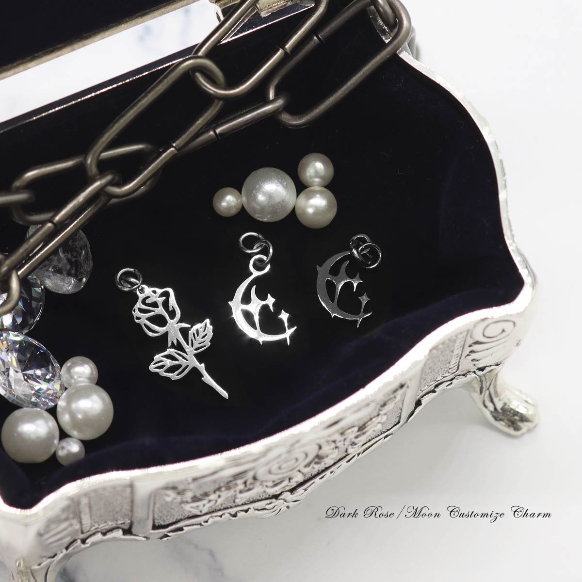 軟骨ピアス 軟骨用 耳たぶ用 薔薇 バラ 月 ムーン ゴシック ダーク 揺れる アレンジ カスタマイズ カスタム チャーム パーツ 女性 レディース プレゼント ギフト