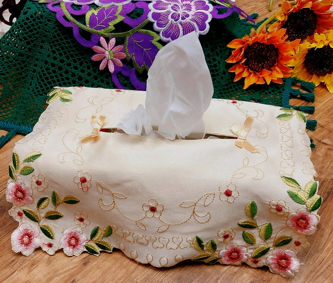 カサブランカ 40X85 cm カットワーク刺繍 テーブルセンター テーブル