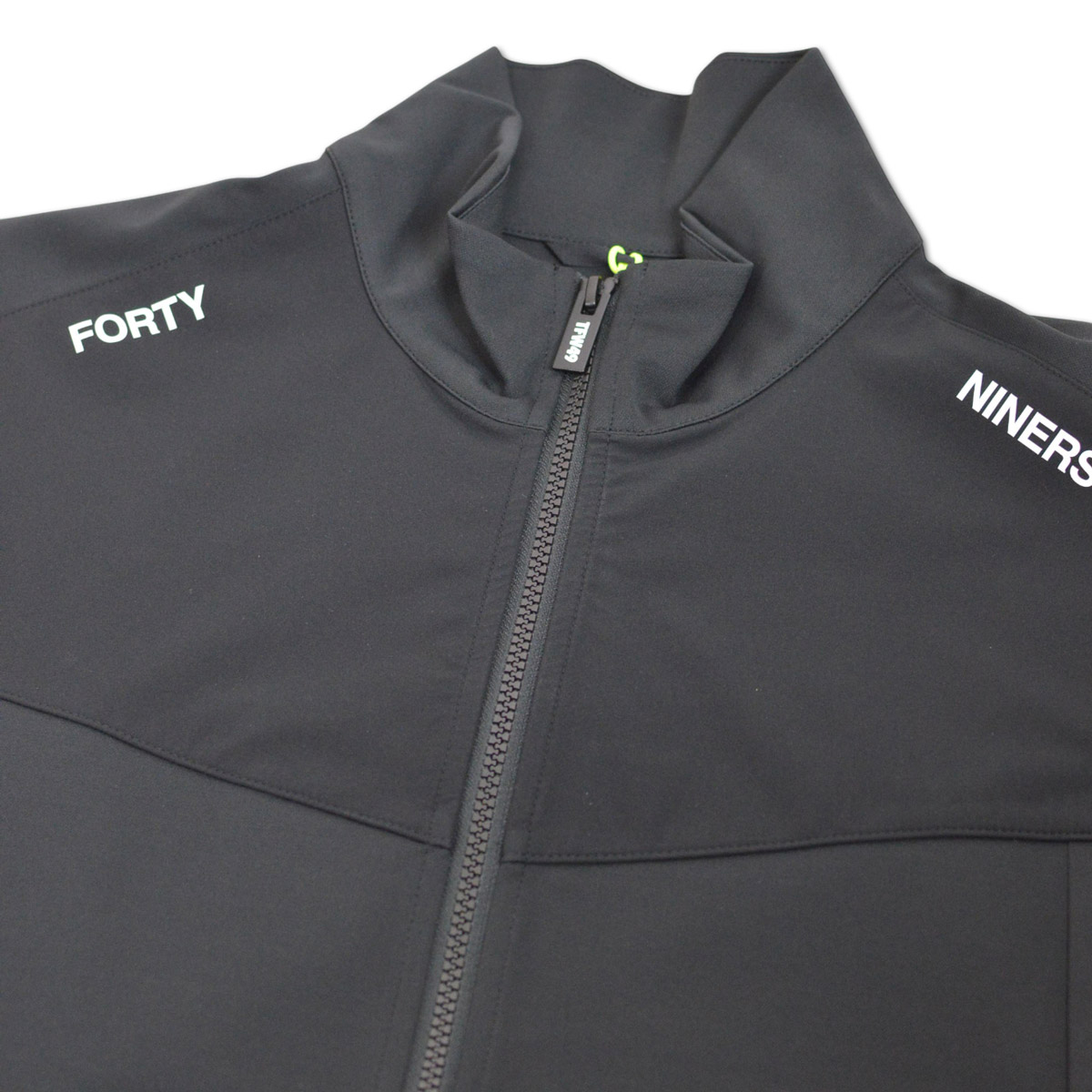 TFW ゴルフアウター　M 黒 TFW49 ブルゾン ゴルフ ゴルフウェア メンズ 秋冬用 白 黒 M L LL