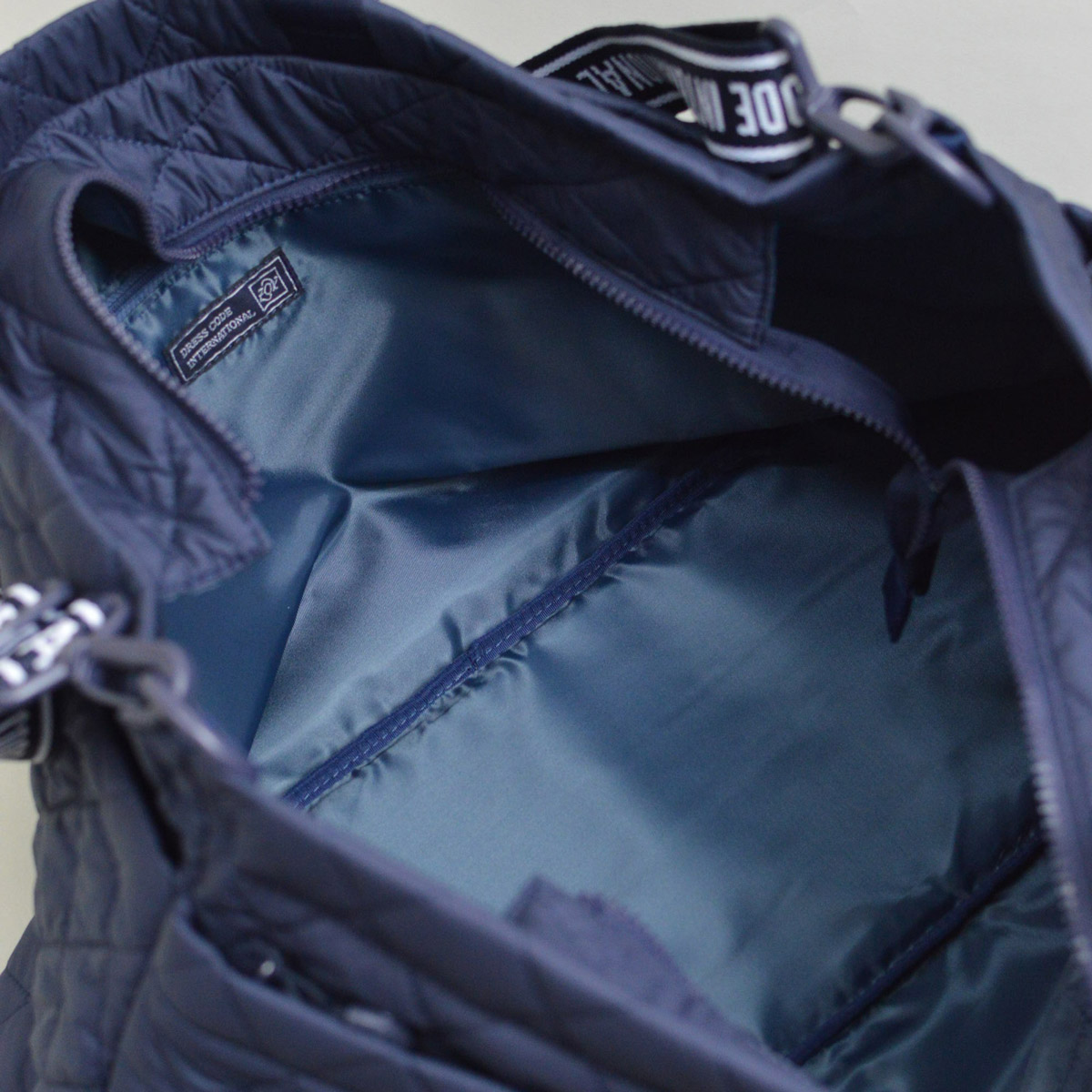 ゾーイ　トートバッグ 70%OFF[SALE][VOORAY] ゾーイ トートバッグ Zoey Tote／ ショルダー 大