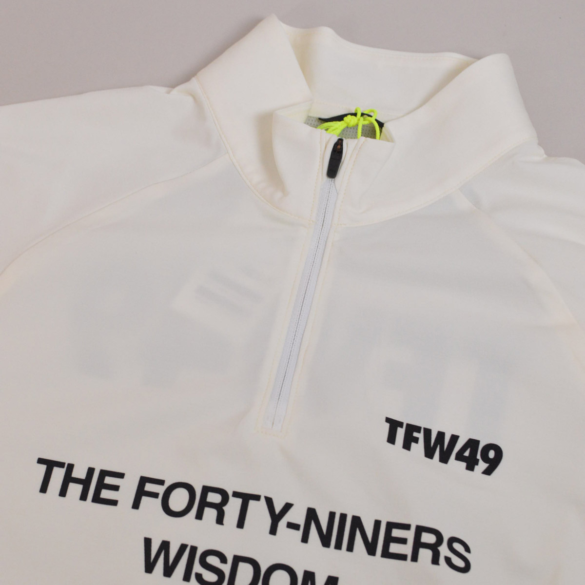 TFW49 ハーフジップ ホワイトシャツ Lサイズ美品 TFW49 ハーフジップ ホワイトシャツ Lサイズ美品