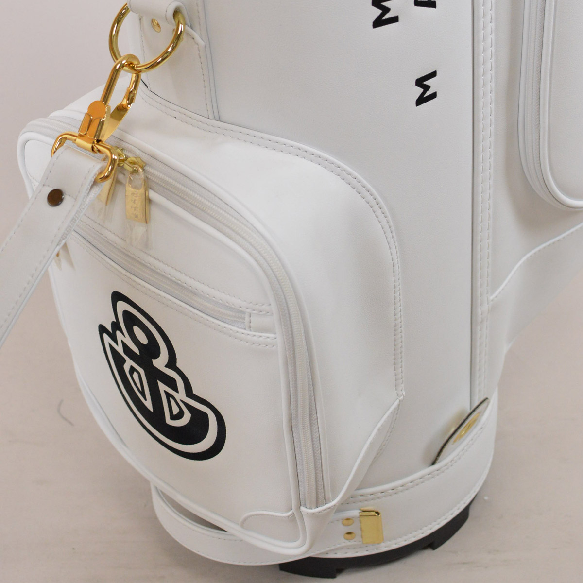 muta ゴルフバッグ 0.8 黒/白（中古）アクセサリー付き、数回使用 mgad749084-1.jpg