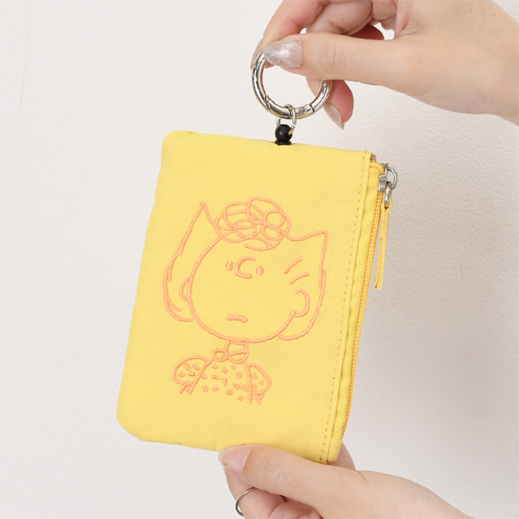 新品★SNOOPY【ナイロン　パスケース　コインケース】リールつき　フェイス刺繍 PEANUTS パスケース (ACT)「PEANUTS」フェイス 刺繍 ナイロン