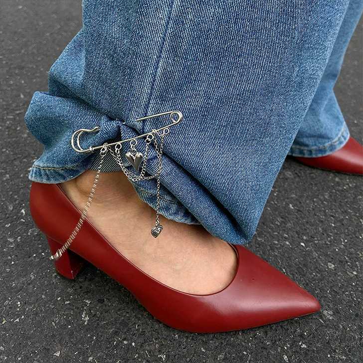 スニーカーアクセサリー　ヒールアクセサリー　アンクレット　羽織ピン REAL STYLE アンクレット アクセサリー 裾飾り 裾上げ パンツクリップ