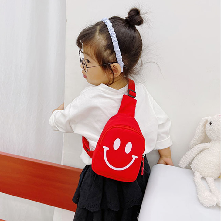 ボディバッグ キッズ 子供 男の子 女の子 ショルダーバッグ ワンショルダー 斜めがけ 軽い おしゃれ かわいい スマイル 旅行 お出かけ  :czysbg00795:セレクトショップ REAL STYLE 通販 