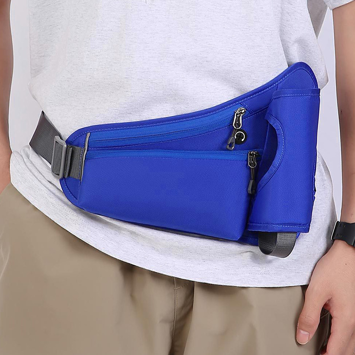 ダークブルー ボディバッグ・ウエストポーチ LeSportsac（レスポートサック）の「ESSENTIAL BELT BAG ダークブルーC