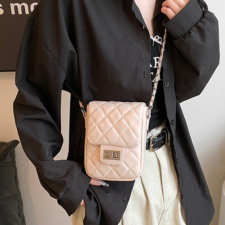 REAL STYLE ショルダーバッグ レディース 軽い 斜めがけ 革 合皮