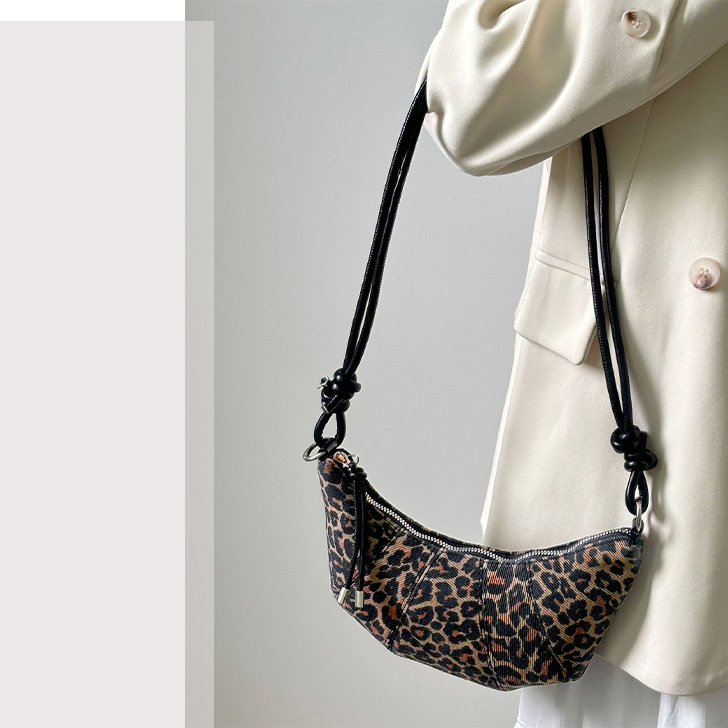 REAL STYLE ショルダーバッグ レディース 小さめ 軽い おしゃれ ハーフ