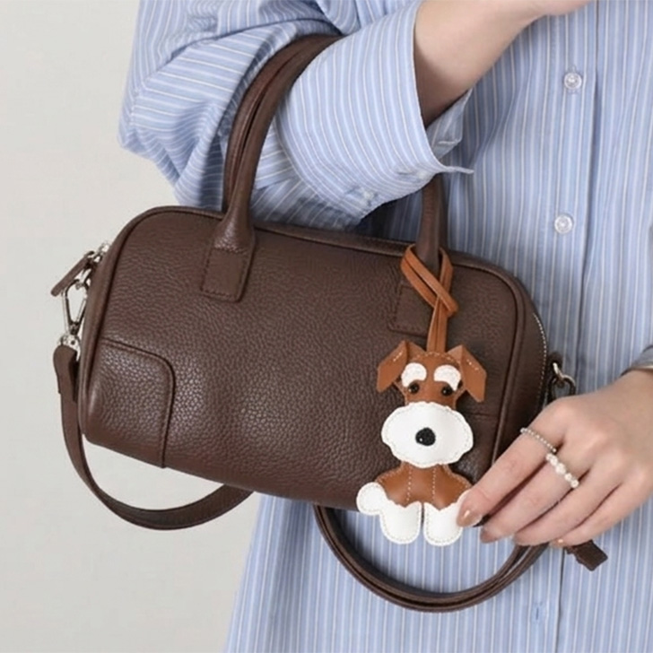 REAL STYLE ストラップ 革 キーホルダー バッグチャーム レディース