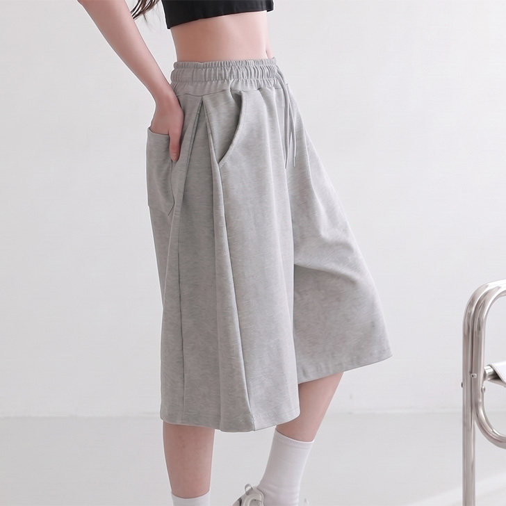 【極美品】Y-3 ショートパンツ/ハーフパンツ XS ライトグレー REAL STYLE ハーフパンツ ショートパンツ レディース 春 夏 部屋着
