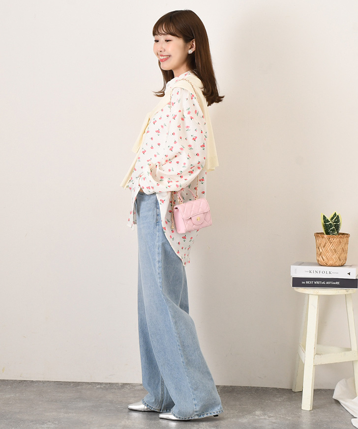 新品タグつき上下2点セットアップ　花柄スカート　花柄開襟シャツ　LiSA ROY 新品タグつき上下2点セットアップ 花柄スカート 花柄開襟シャツ