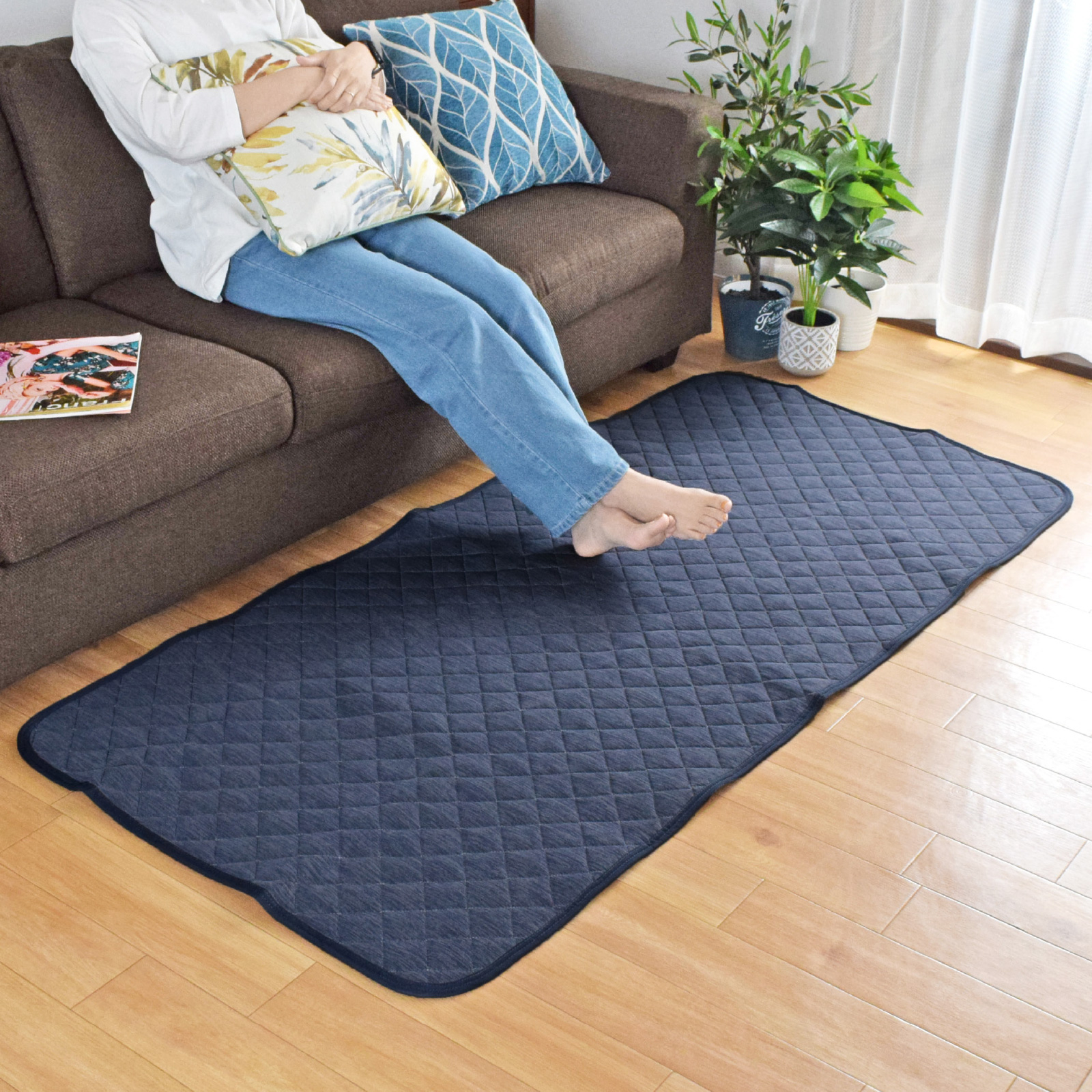 ラグ 冷感ラグ ラグマット 1畳 洗える Q-MAX0.4 約85×180cm ネイビー