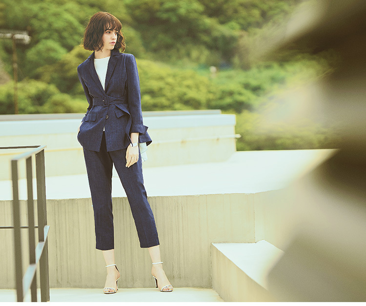 少し豊富な贈り物 レディース パンツスーツ 夏 オフィスカジュアル セットアップ ビジネススーツ 洗える Uvカット 吸水速乾 通勤 30代 50代 女性 仕事 40代 消臭 上品 ミセス 服装