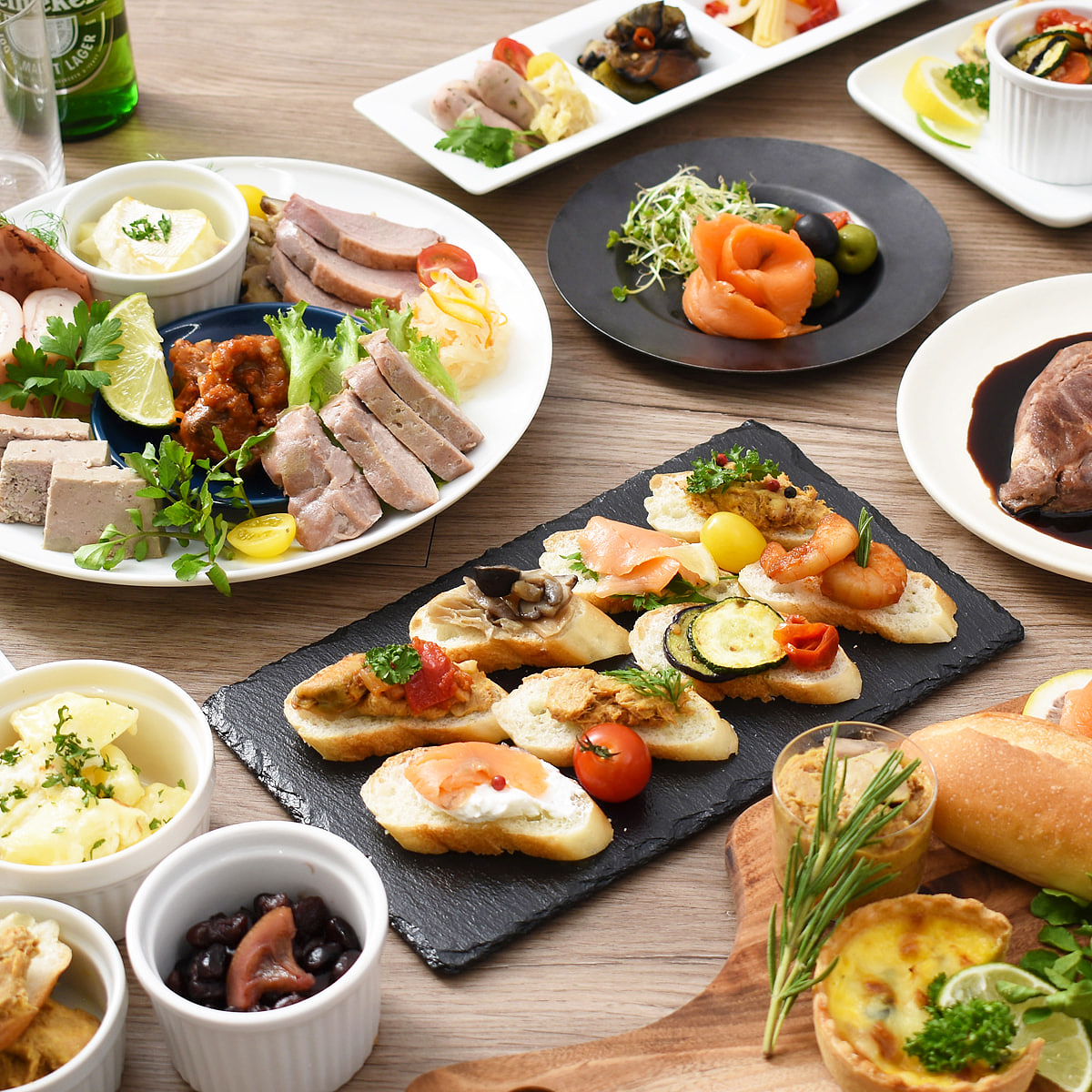 洋風オードブルおせち2024 モンペリエ 【重箱あり】 / フレンチ シェフ手作りの洋風おせち料理 オードブル 29品 4〜5人前 三段重 osechi お節 / 送料無料 食品 惣菜、料理 洋風オードブルおせち2024 モンペリエ 【重箱あり】 / フレンチ シェフ手作りの洋風おせち料理 オードブル 29品 4〜5人前 三段重 osechi お節 / 送料無料 食品 惣菜、料理