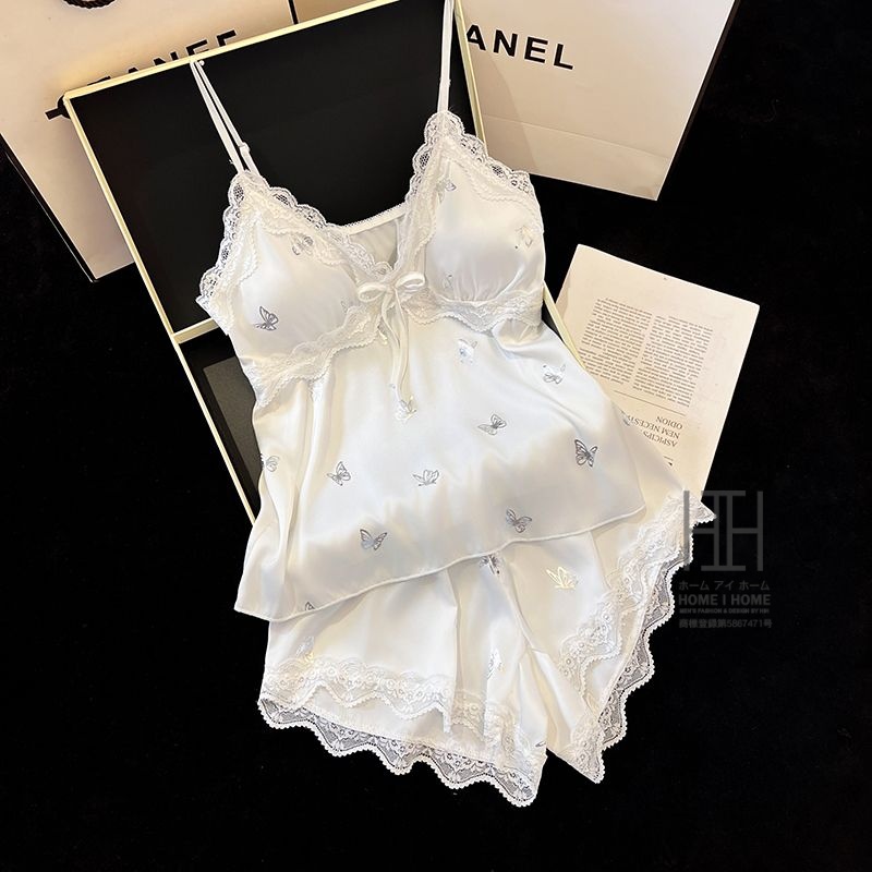 パジャマ 2点セット レディース キャミソール ショートパンツ カップ付き サテン調 光沢 蝶柄 接触冷感 Vネック リボン 夏 部屋着 ルームウェア かわいい ギフト | ホームアイホーム | 01