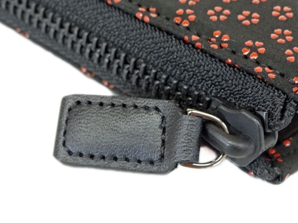 印傳屋（INDEN-YA） 印伝 長財布 束入 2307 黒地鹿革 赤漆 小桜 爆買