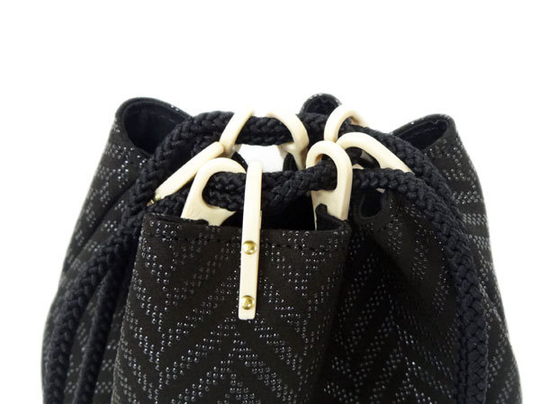 印傳屋　杉綾柄　鹿革　合切袋　巾着　ブラック　新品　最終価格 印傳屋 杉綾柄 鹿革 合切袋 巾着 ブラック 新品 最終価格 Amazon