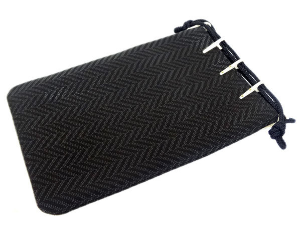 印傳屋　杉綾柄　鹿革　合切袋　巾着　ブラック　新品　最終価格 印傳屋 杉綾柄 鹿革 合切袋 巾着 ブラック 新品 最終価格 Amazon | [