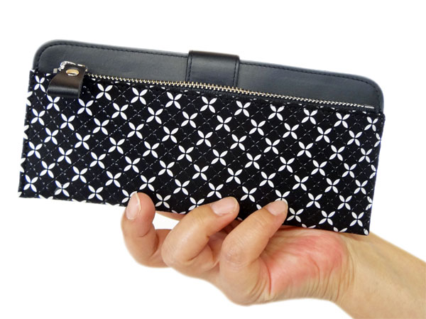 印傳屋（INDEN-YA） 印伝 長財布 束入 そよか 8804 黒地鹿革黒漆白更紗