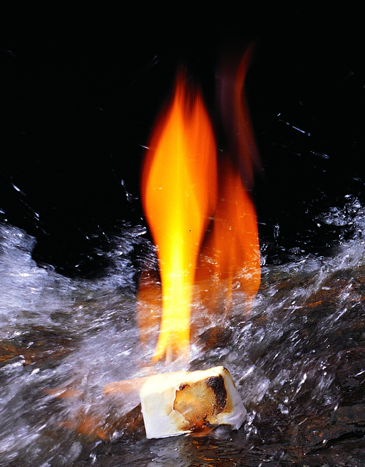 水に強い一発着火の防水着火剤！