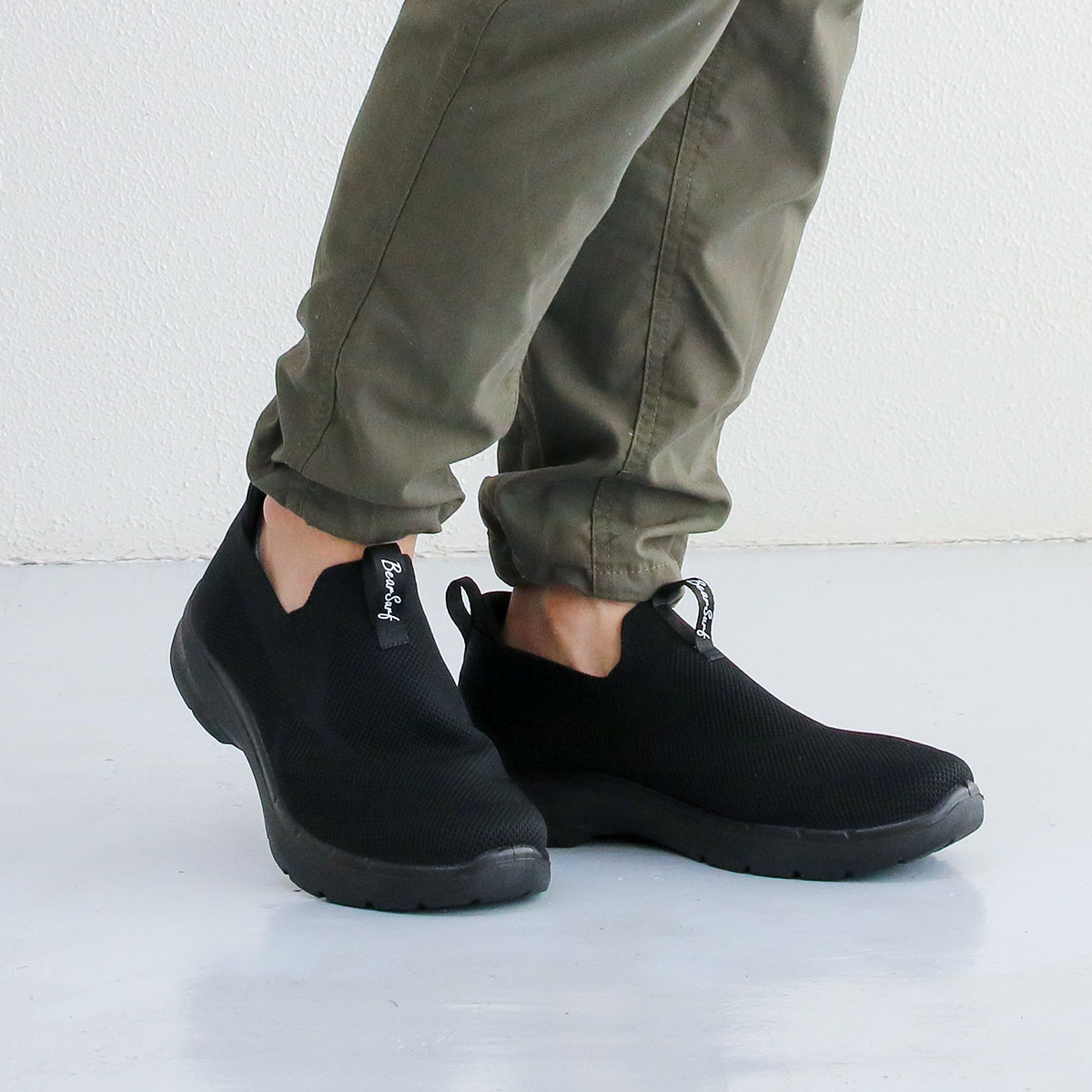 スニーカー メンズ スリッポン 黒 ニットシューズ 軽量 歩きやすい