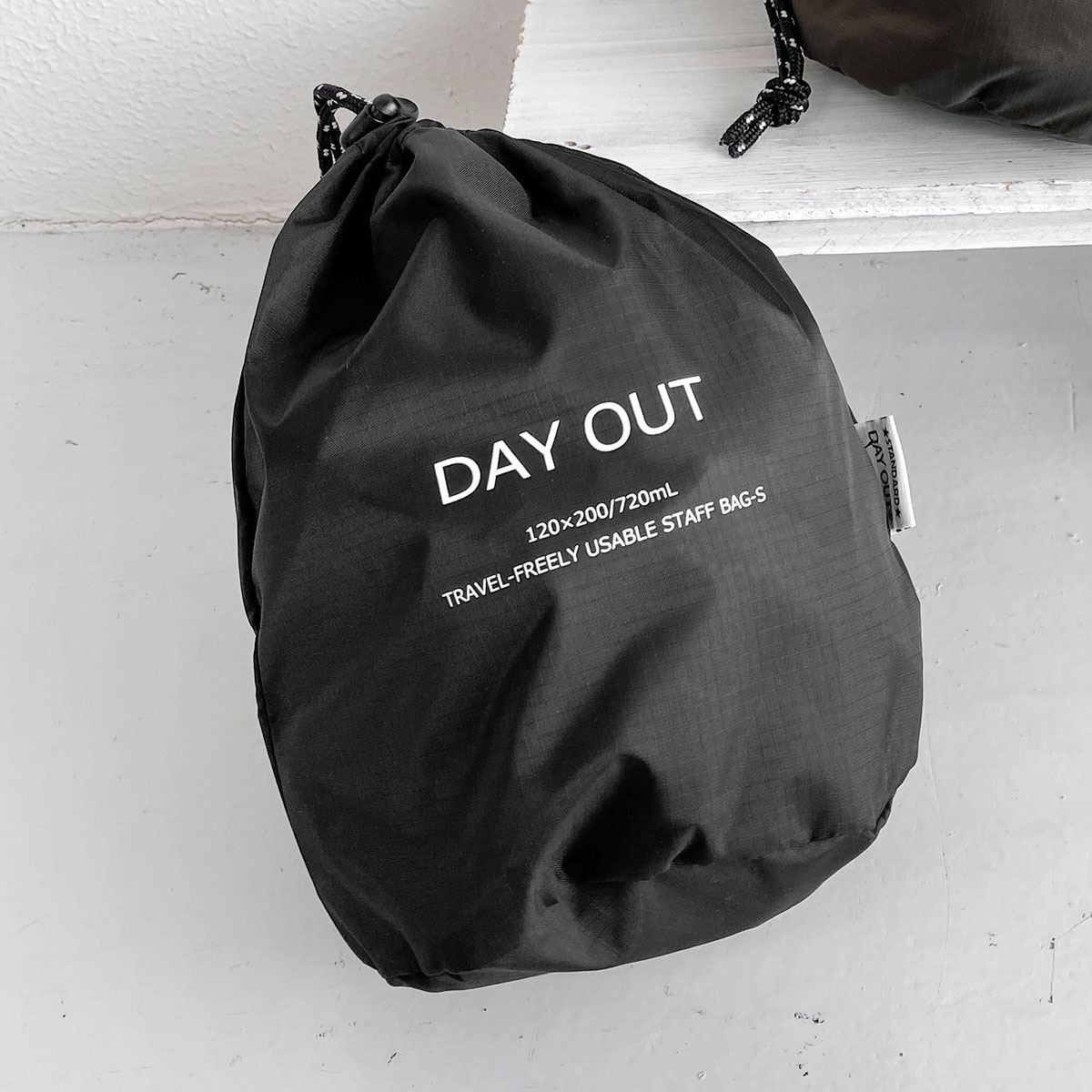 DAY OUT（デイアウト） 巾着 ポーチ 小さい 小物入れ シンプル 軽量 
