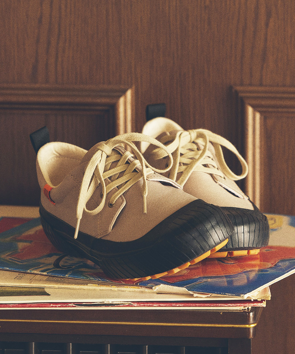 UNIVERSAL OVERALL（ユニバーサルオーバーオール） スニーカー