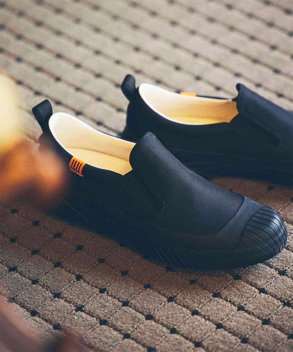 UNIVERSAL OVERALL ユニバーサルオーバーオール スニーカー スリッポン