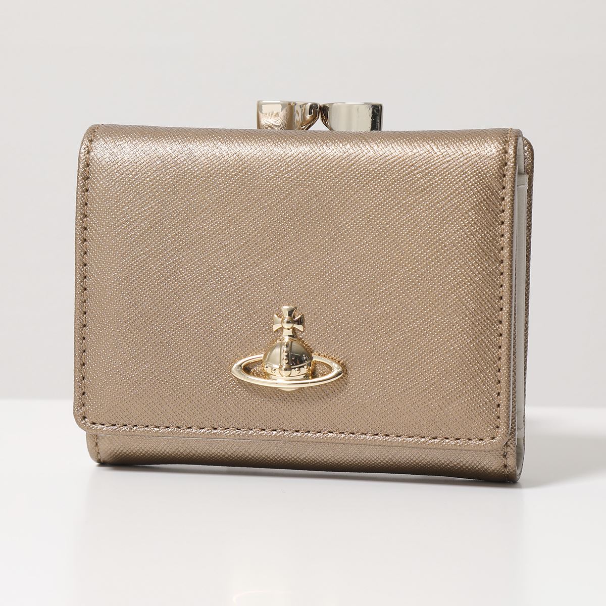 Vivienne Westwood（ヴィヴィアンウエストウッド） 二つ折り財布