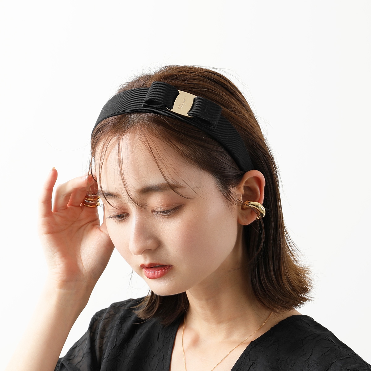 FERRAGAMO フェラガモ 34 4311 ヴィラリボン カチューシャ ヘアバンド 001/NERO-ORO レディース : 321016667  : インポートセレクトmusee - 通販 - Yahoo!ショッピング