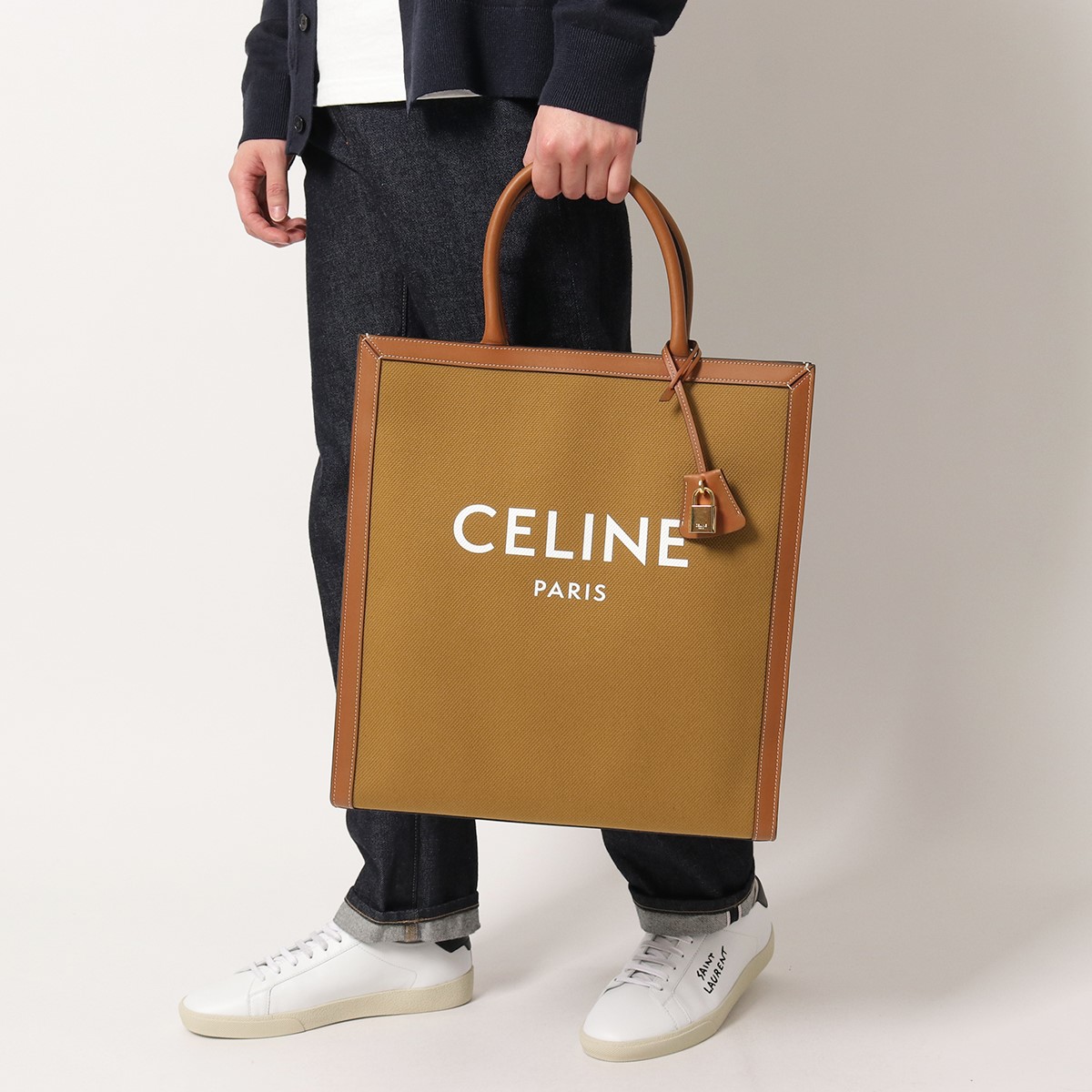 CELINE セリーヌ トートバッグ Vertical バーティカル 190402CJF.28OT メンズ ロゴ キャンバス×レザー 鞄  Ochre-Tan : 340126026 : インポートセレクトmusee - 通販 - Yahoo!ショッピング