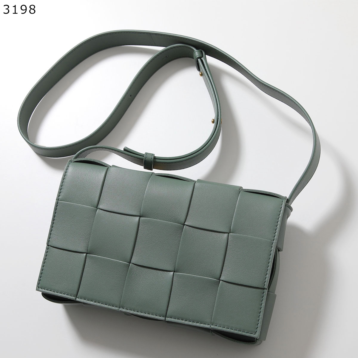BOTTEGA VENETA ボッテガヴェネタ ショルダーバッグ カセット