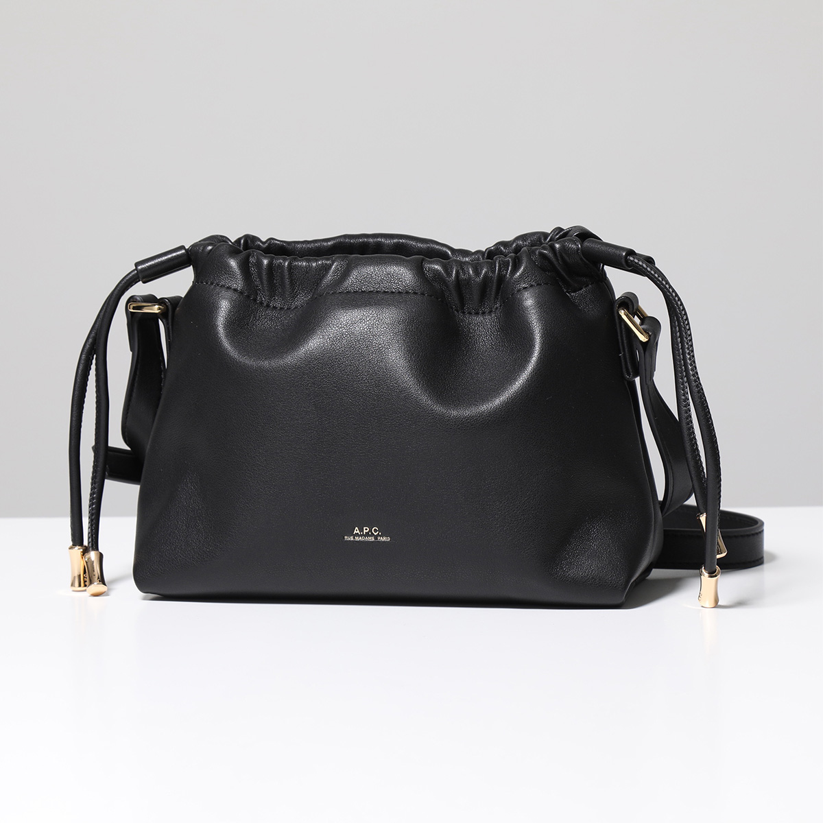 APC A.P.C. アーペーセー ショルダーバッグ sac ninon mini ニノン ミニ PUAAT F61582 レディース  リサイクルフェイクレザー ロゴ 鞄