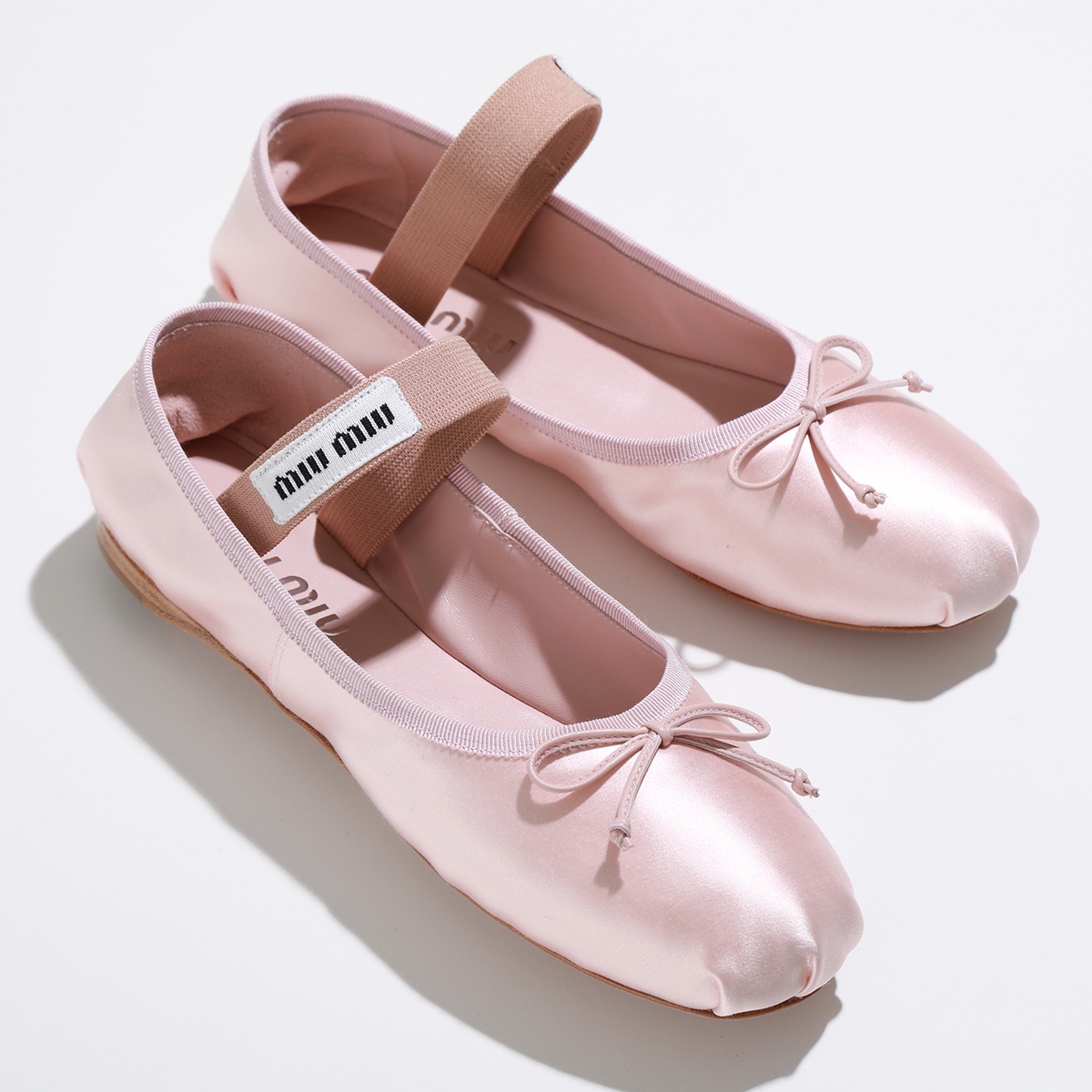 日本買蔵美品 MIU MIU ピンク バレリーナ フラットシューズ　バレエ 靴